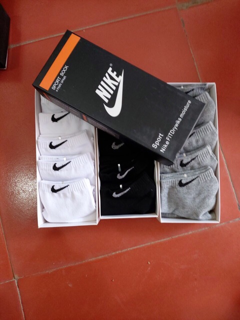 Set 5 đôi tất hộp hiệu nike cực đẹp cổ ngắn.