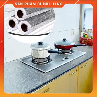 Cuộn giấy bạc dán bếp cách nhiệt, miếng decal dán tường nhà bếp chống thấm bền đẹp