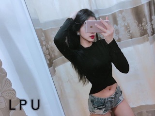 Áo len chéo bụng