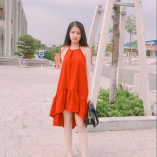 đầm suông yếm hở lung