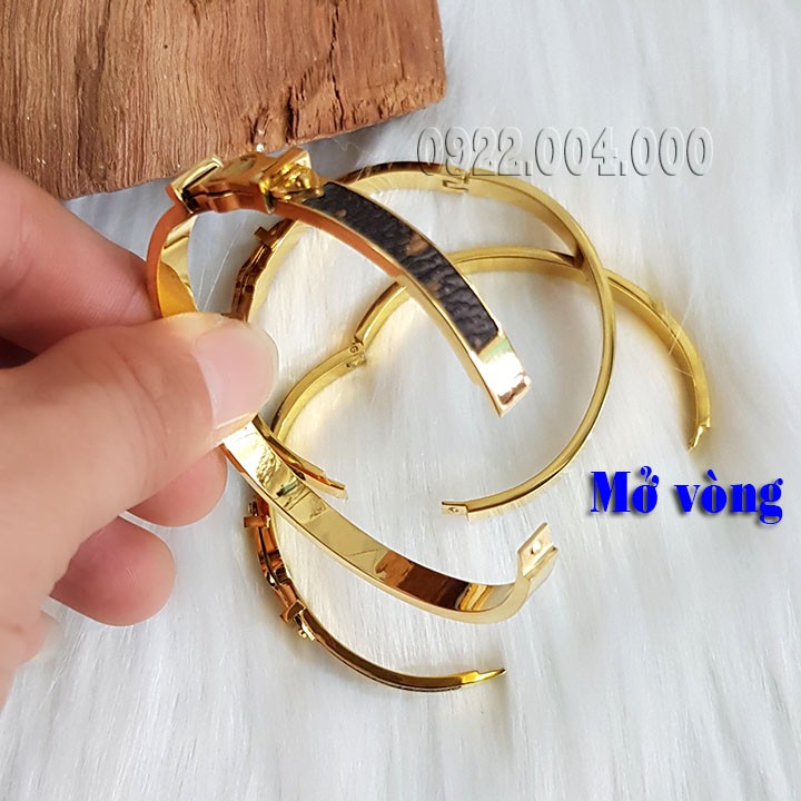 Vòng tay nữ, vòng tay mặt chữ LVVL VZ1748.