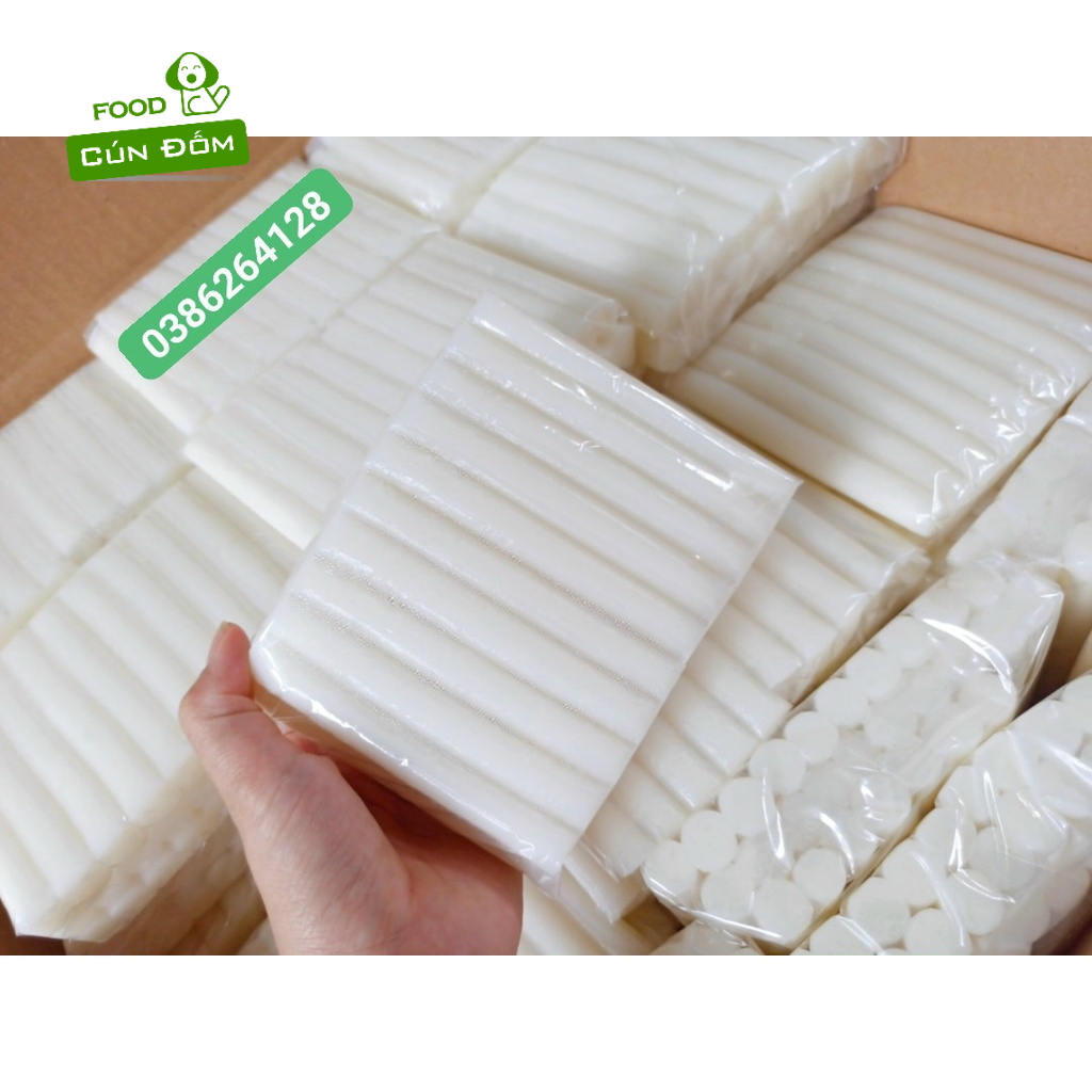 Bánh gạo tươi nguyên thanh kèm sốt ớt