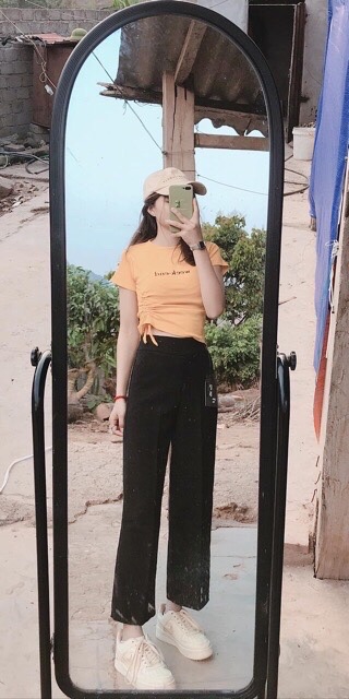 Áo thêu chữ rút eo