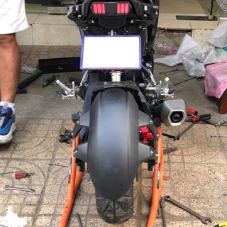 Chắn bùn sau 4 chân liền