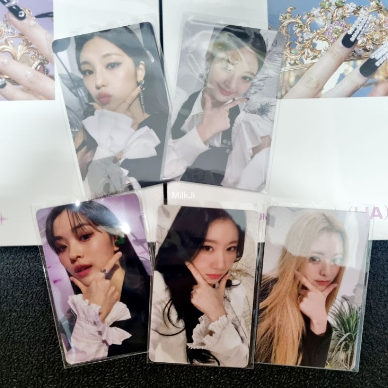 Bộ ảnh album tên Checkmate của nhóm ITZY