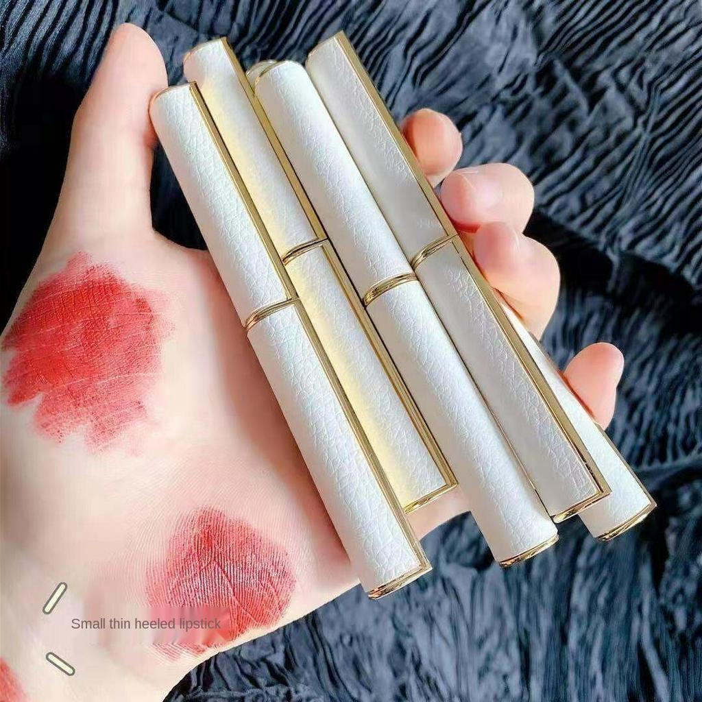 Chất Son Matte Dưỡng Ẩm Và Dễ Lên Màu ZUK Tiện dụng