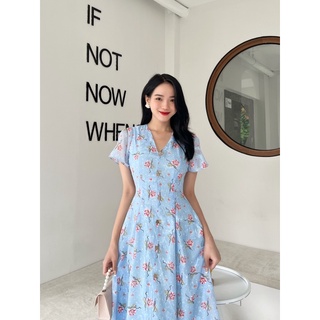 Váy voan hoa cổ V cúc gỗ