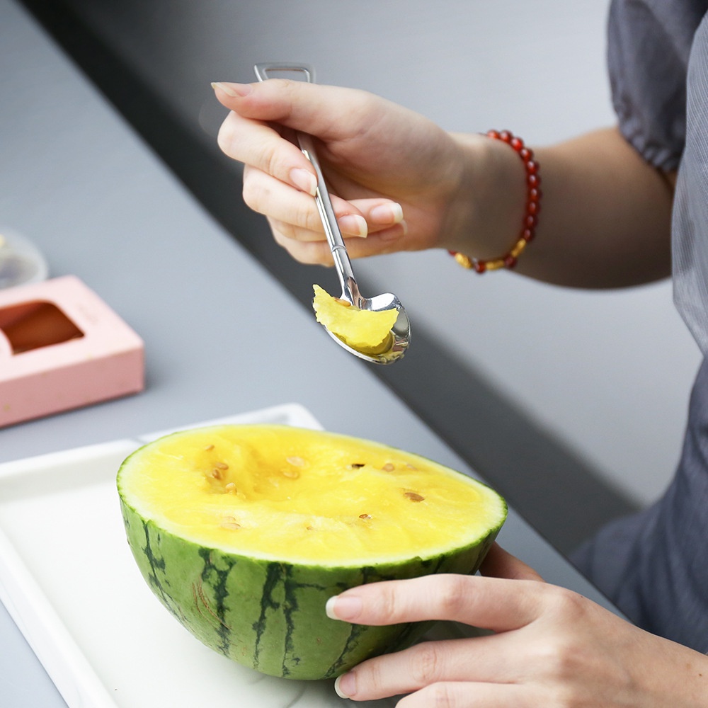 Muỗng múc kem làm bằng thép không gỉ tiện dụng