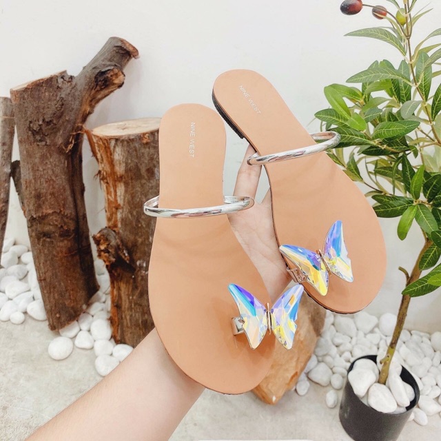 Dép xỏ ngón