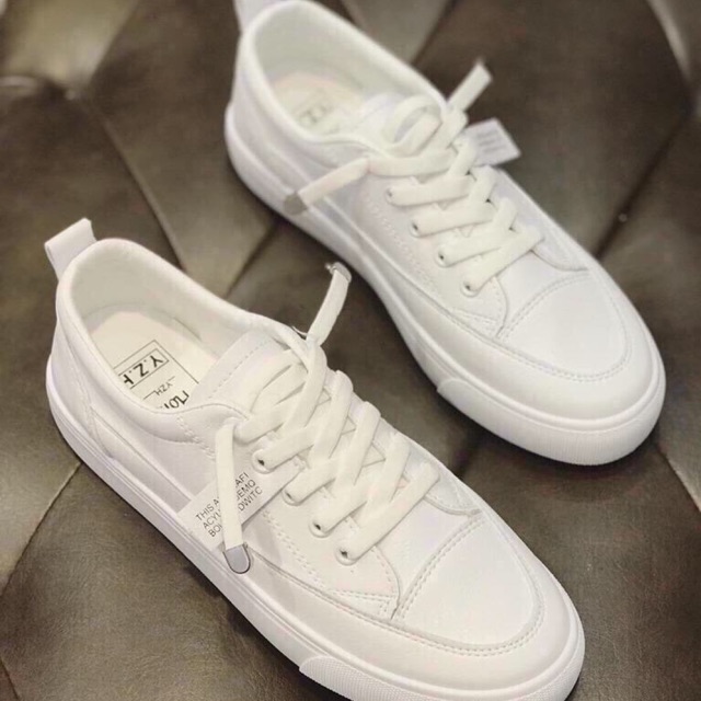 Sneakers không buộc dây