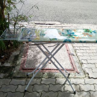 BÀN ỦI ĐỒ KIỂU THÁI (HÀNG CHÂN TO, KO KÊNH)