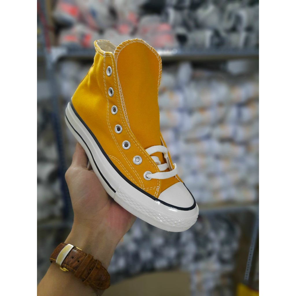 Converes vàng cao cổ