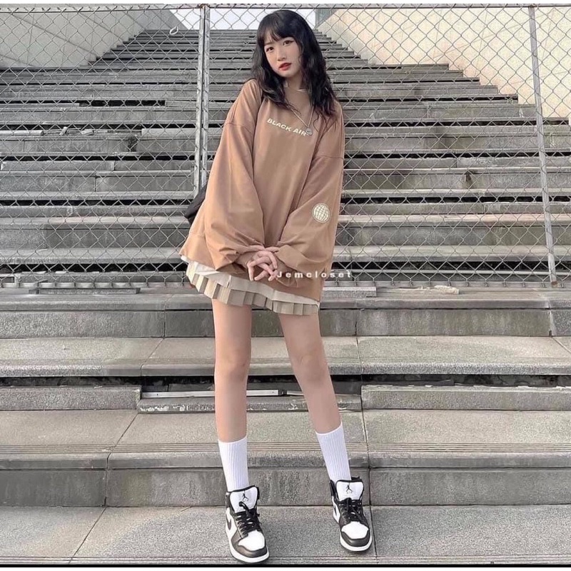 Áo sweater cam đất unisex dáng rộng in chữ tay xinh xỉu