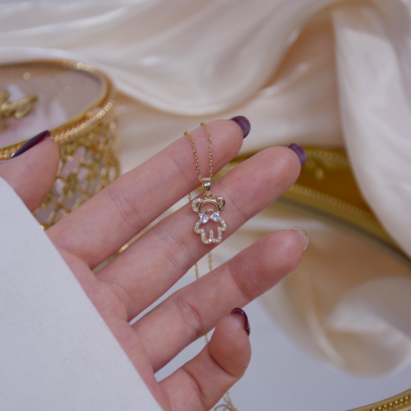 Vòng cổ mặt hình gấu đính đá pha lê kiểu Hàn Quốc sang trọng cho nữ