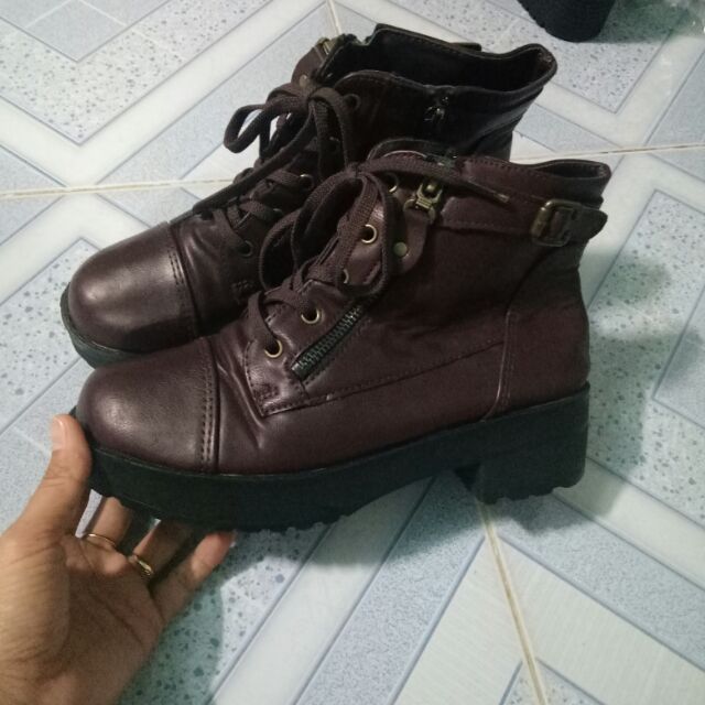 Giày boot