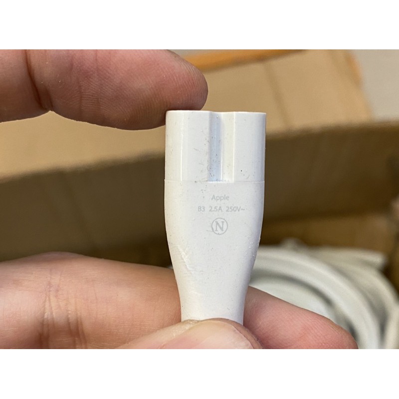 Dây nguồn Apple số 8 (1.8 mét) - Đen / Trắng | BigBuy360 - bigbuy360.vn