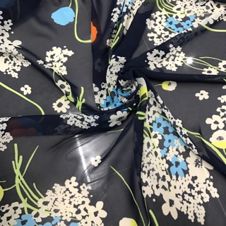 Vải voan lụa hoa xanh leo