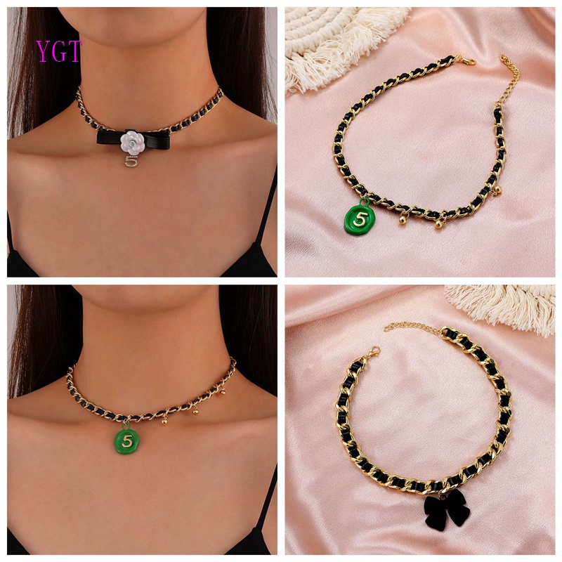 Dây chuyền choker bằng da mặt hoa trà đính đá thời trang