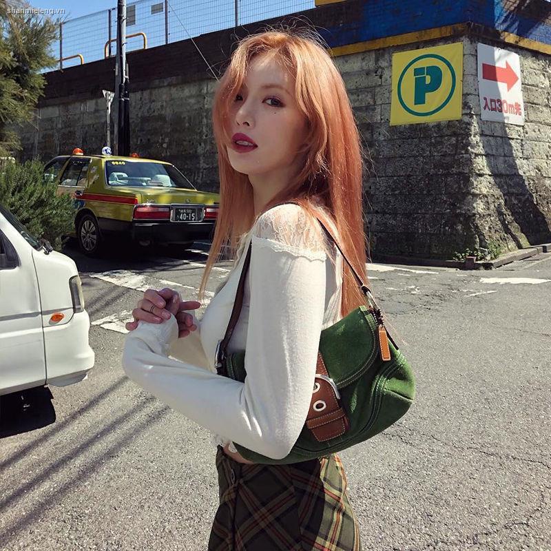 Túi đeo vai màu sắc retro phong cách thời trang 2021 Hyuna