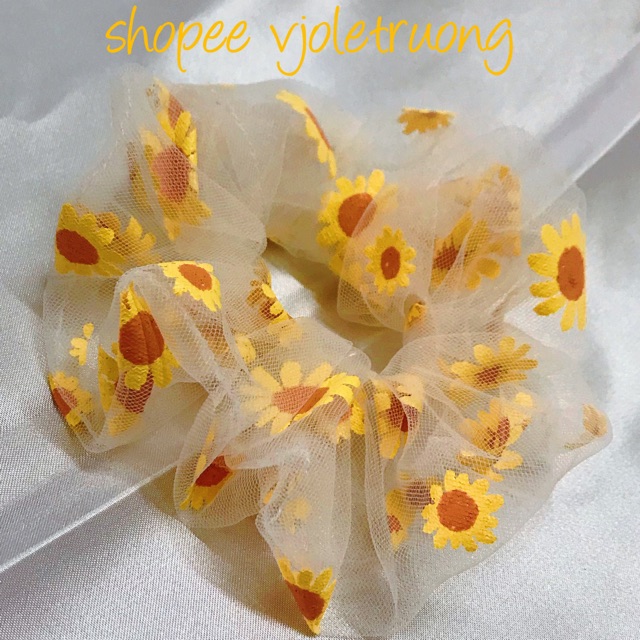 Cột tóc Scrunchies hoa cúc - cúc hoạ mi