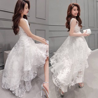 Đầm ren trắng xếp tầng sang trọng