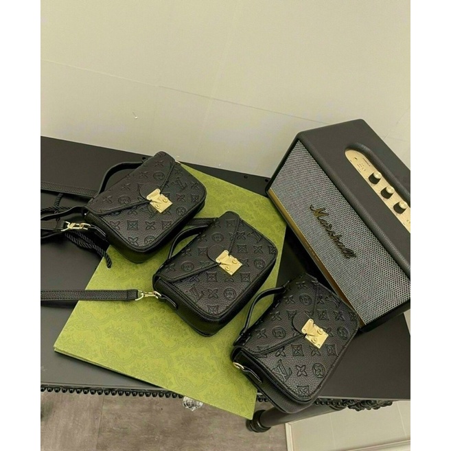 Túi Xách Nữ Đeo Chéo Hoạ Tiết L.V, Túi Nữ Đeo Vai Khoá Vuông