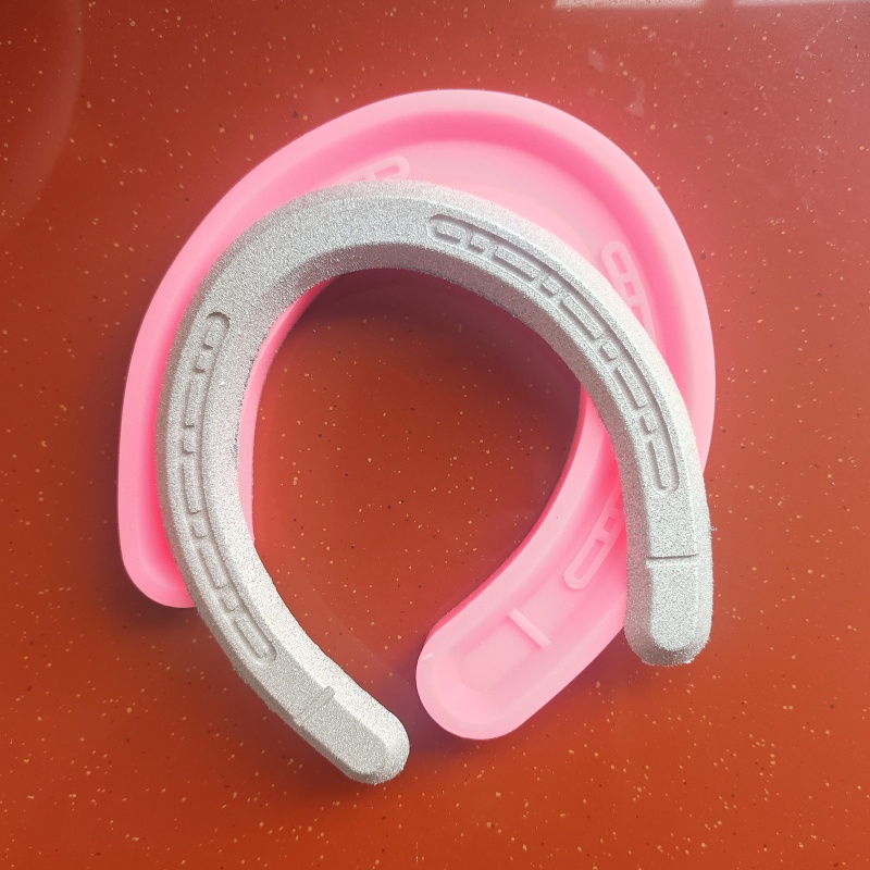 Khuôn Silicone Làm Bánh Hình Móng Ngựa
