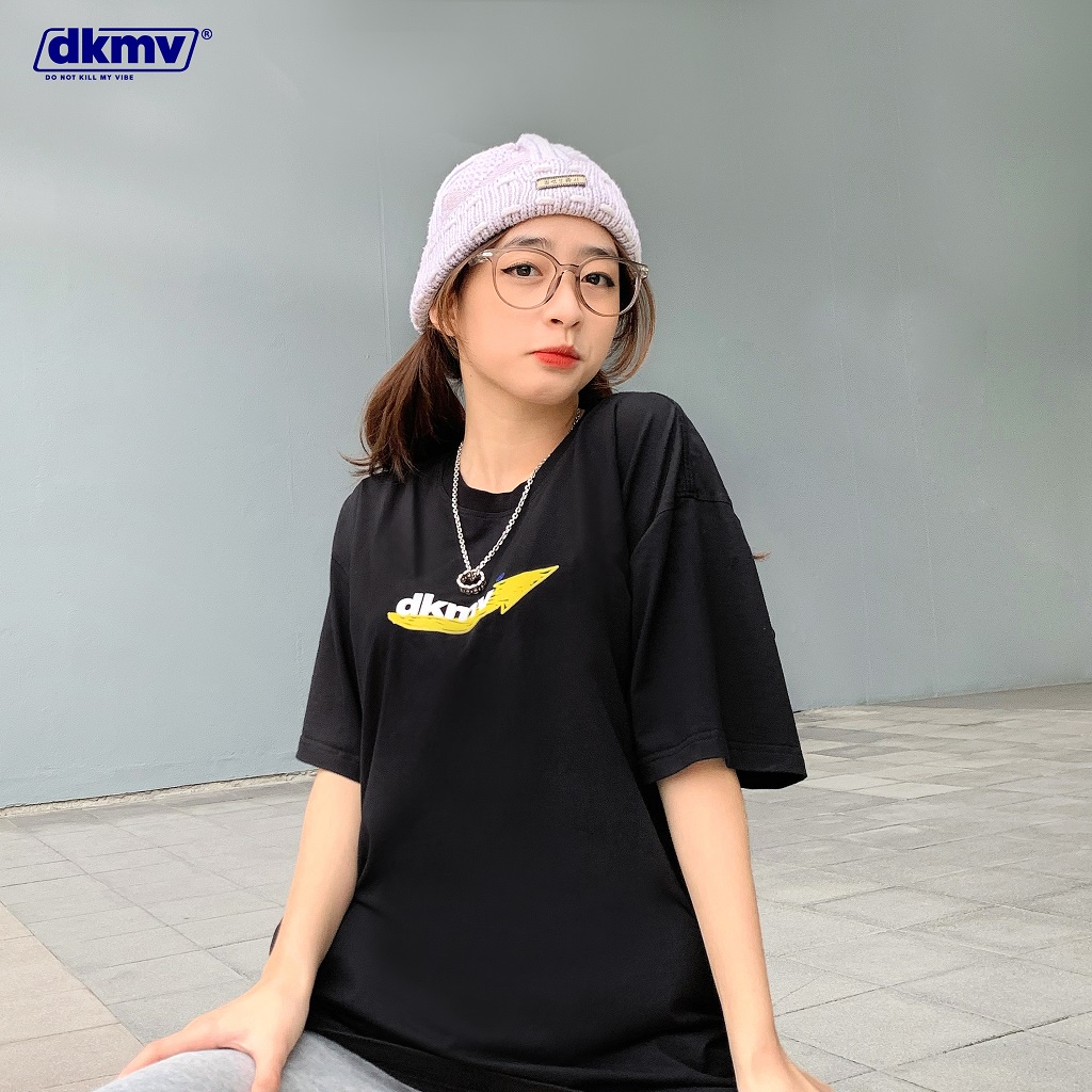 Áo thun nữ cotton cổ tròn form rộng | DKMV Arrow Tee