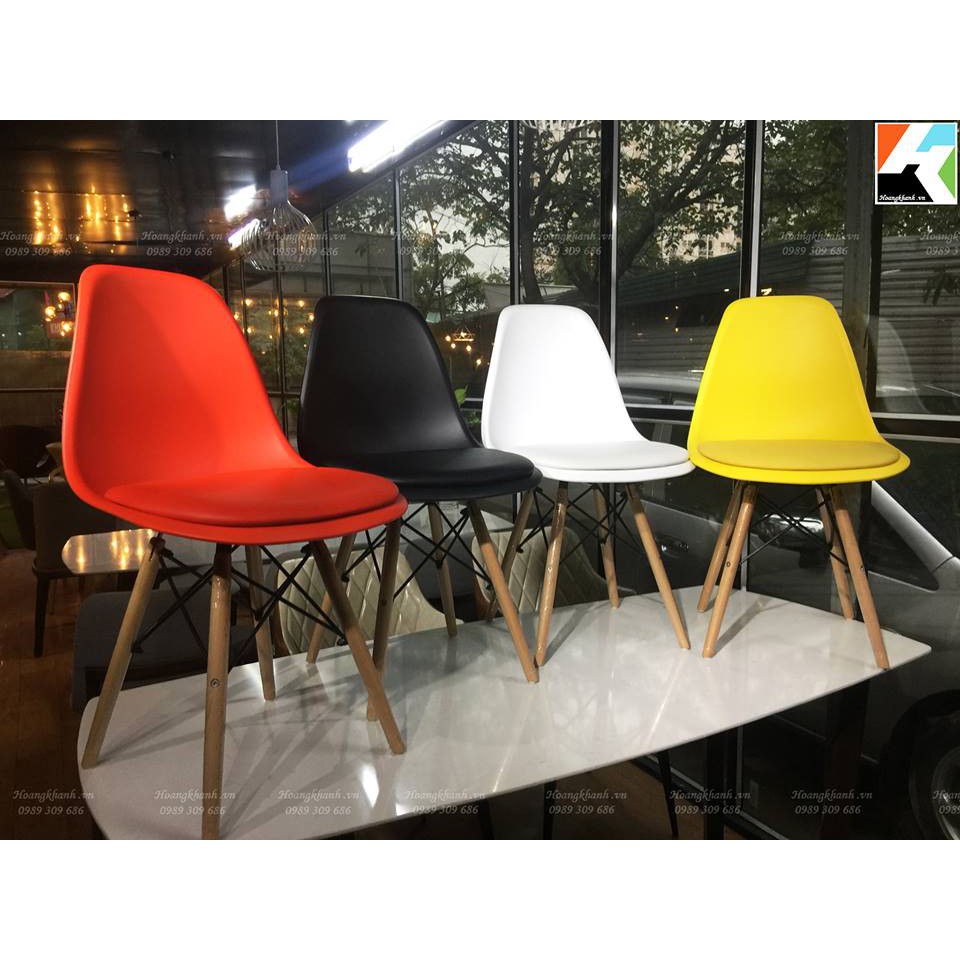 Ghế cafe, ghế ăn nhựa lót nệm chân gỗ | BigBuy360 - bigbuy360.vn