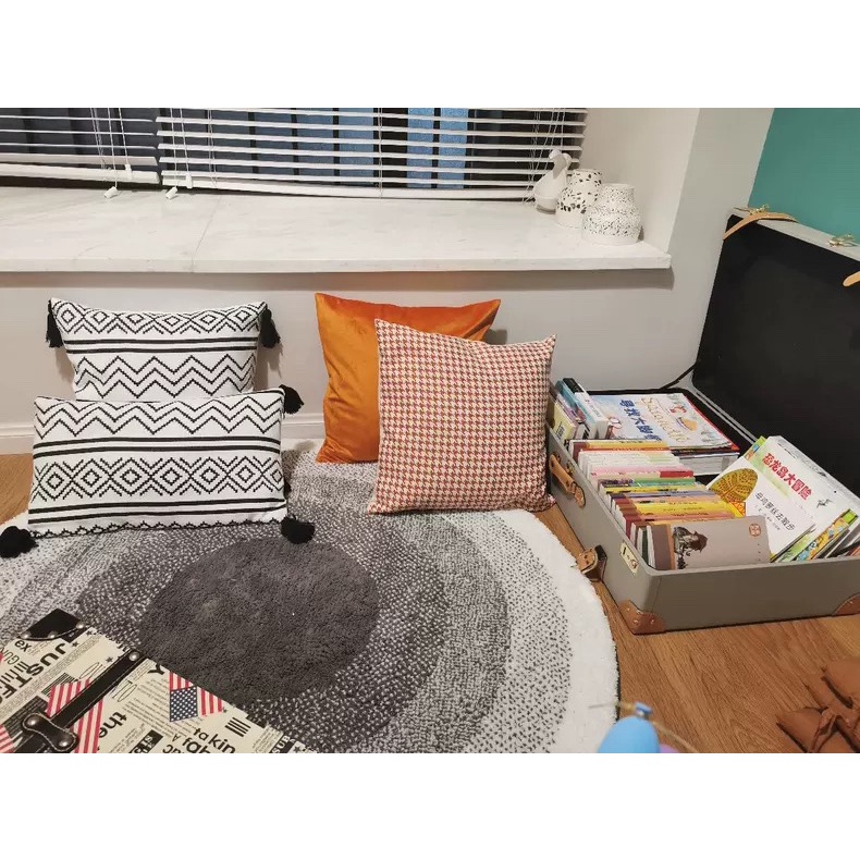 Gối tựa lưng sofa họa tiết thổ cẩm thích hợp homestay hoặc phong cách scandinavian
