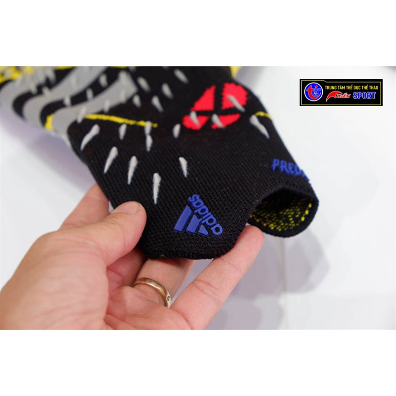 Găng tay thủ môn Predator Pro (không xương) - vàng đen(size8-9-10)