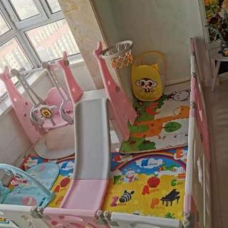 Cầu trượt Xích đu Baby Shark cho bé