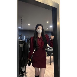 Set đỏ đô áo sơ mi chân váy ngắn