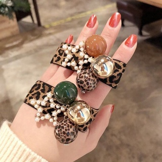 Cột tóc da beo đính kèm bi tròn sành điệu cho cô nàng cá tính -- SUBO SHOP