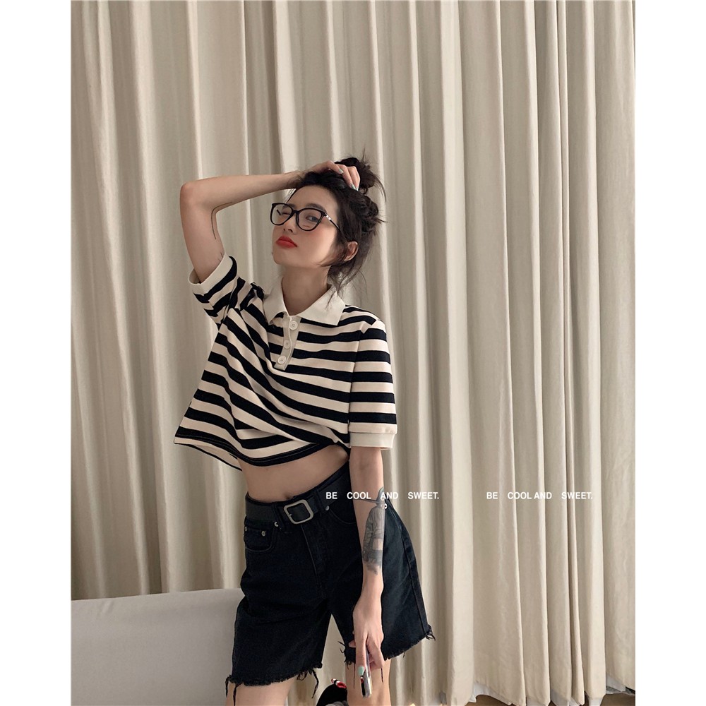 áo thun croptop sọc xẻ lưng kiểu Hàn Quốc