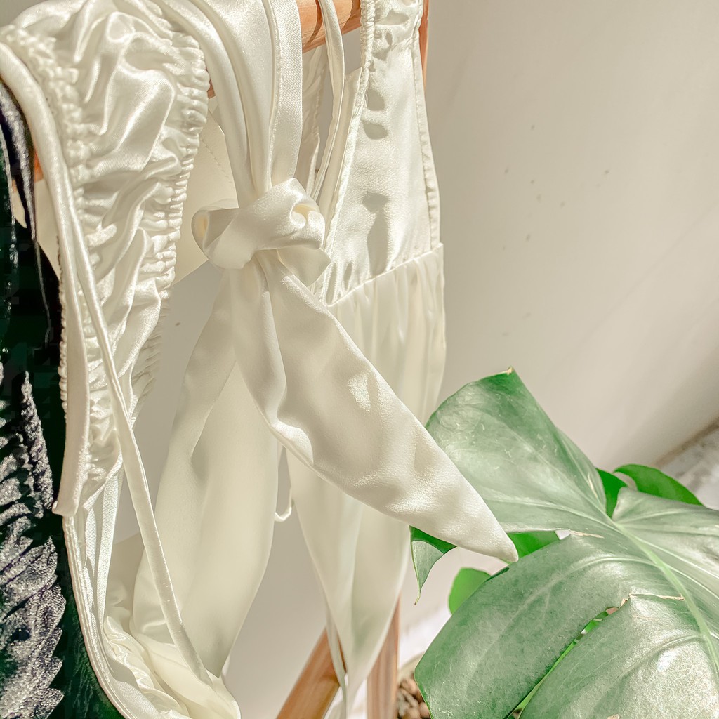 Áo croptop hai dây thắt nơ ngực gợi cảm, thích hợp đi biển, dạo phố - Dánh cho nàng chuộng phong cách sexy, cá tính | BigBuy360 - bigbuy360.vn