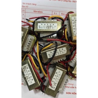 Biến  áp   đối  xứng  12V-12V   600 ma