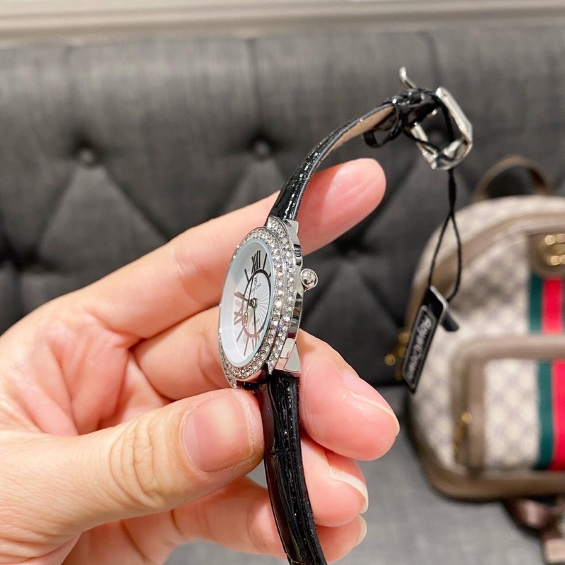 Đồng hồ nữ Royal đính đá mẫu mới 2022 size 32mm | BigBuy360 - bigbuy360.vn