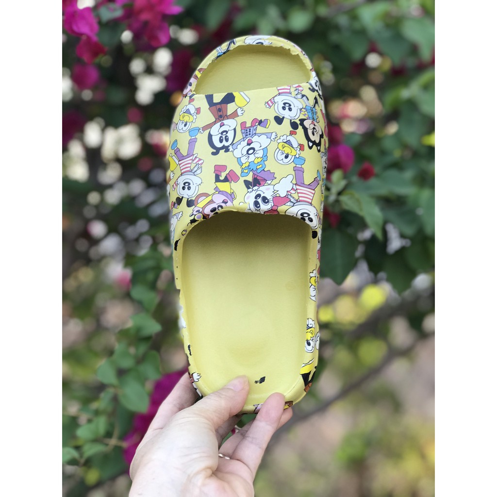 DÉP BÁNH MÌ MONKEYS AND DOGS