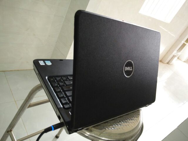 Laptop Dell Inspiron 1410 core 2 giải trí văn phòng tốt !!
