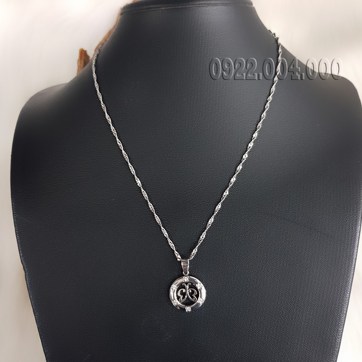 Dây chuyền xoán có mặt tròn cẩn đá