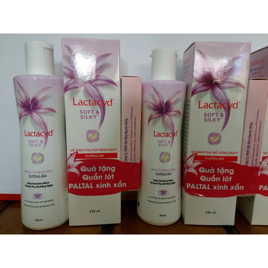 Dung dịch vệ sinh phụ nữ Lactacyd Soft & Silky