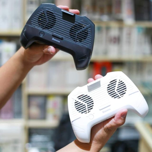 Tay cầm chơi game cho Điện Thoại kiêm sạc dự phòng Baseus