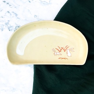 13x23 cm Đĩa gốm dĩa gốm hình bán nguyệt màu vàng kem gốm sứ nhật bản SVG4827