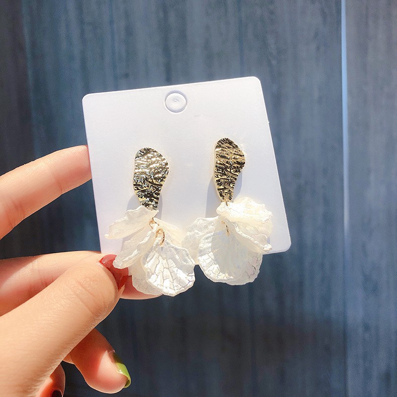 【Jewelry Time】Korean Ladies Bright Sequins Long Temperament Wild Shell Earrings