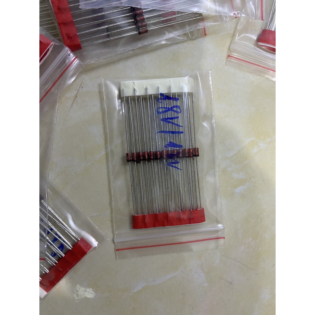 Đi ốt Ổn 18V1W  Zener 4746 ( Gói 25c)