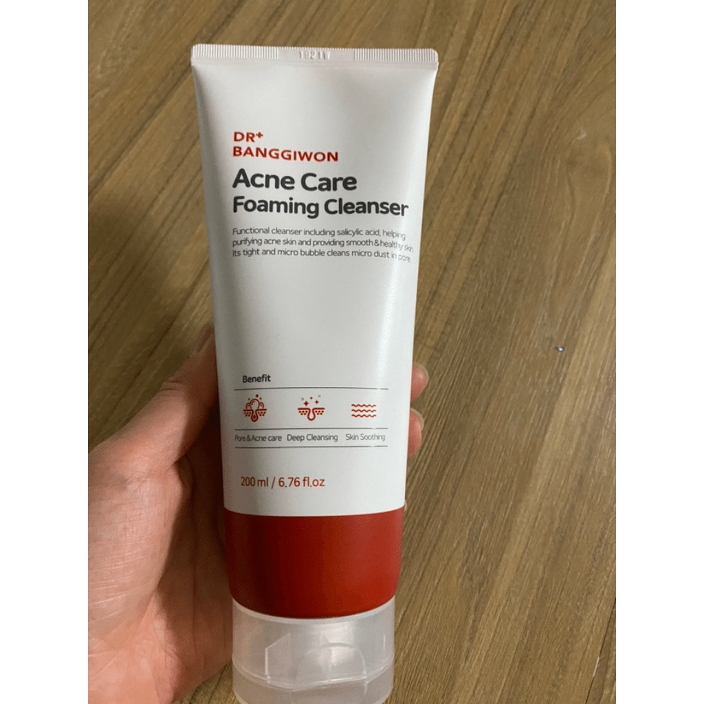 Sữa rửa mặt chuyên sâu dành cho da dầu mụn Acne Care Foaming Cleanser Dr.Banggiwon 200ml