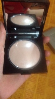 Phấn bắt sáng laura mercier