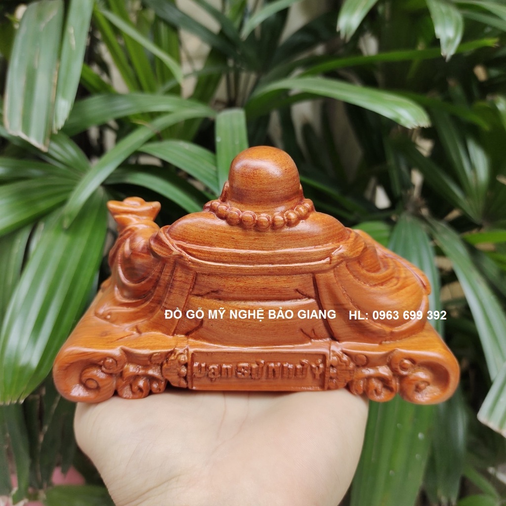 Tượng phật di lặc để ô tô gỗ hương