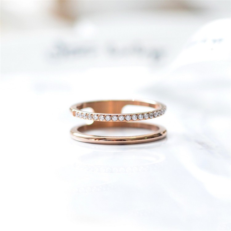 nhẫn titan nữ cao cấp xẻ rãnh kết hợp đính đá siêu đẹp, cực sang - tặng hộp đựng xinh xắn